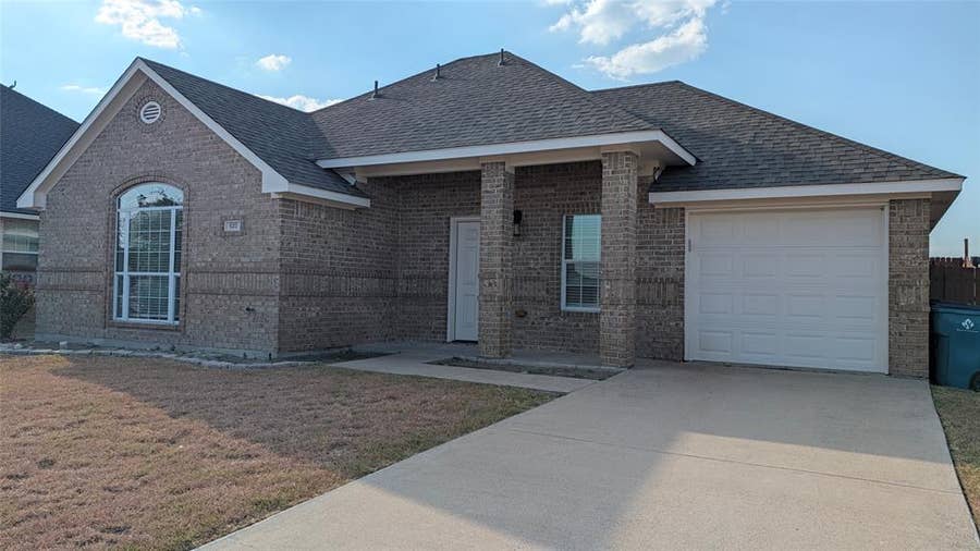Property photo for 623 Antonio Lane, Waxahachie, TX