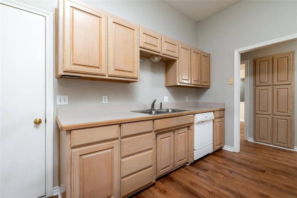 1412 S Elm Street, Weatherford, TX 76086 1412 S Elm Street, Weatherford, TX 76086