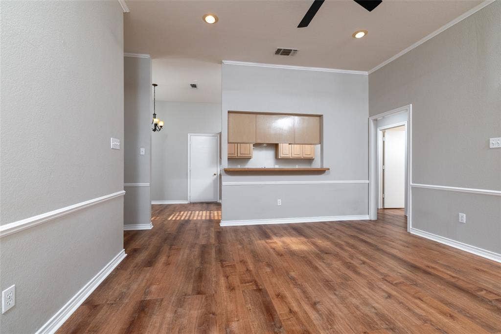 1412 S Elm Street, Weatherford, TX 76086 1412 S Elm Street, Weatherford, TX 76086