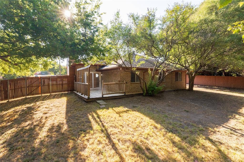 1412 S Elm Street, Weatherford, TX 76086 1412 S Elm Street, Weatherford, TX 76086