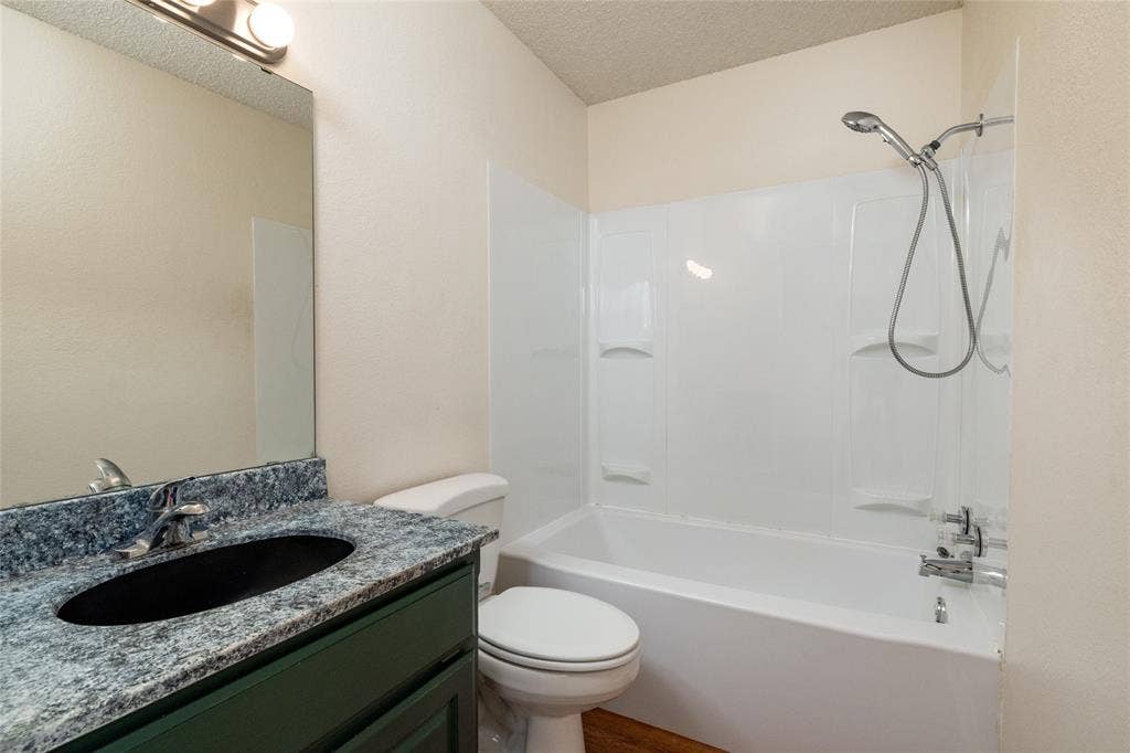 1412 S Elm Street, Weatherford, TX 76086 Primary