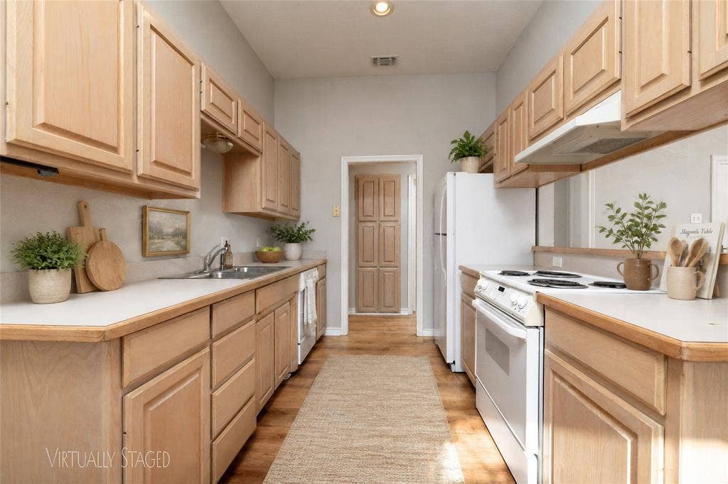 1412 S Elm Street, Weatherford, TX 76086 1412 S Elm Street, Weatherford, TX 76086
