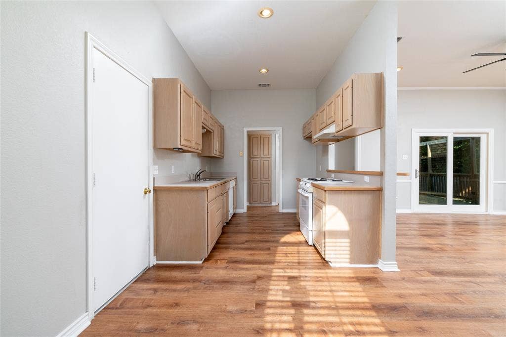 1412 S Elm Street, Weatherford, TX 76086 1412 S Elm Street, Weatherford, TX 76086