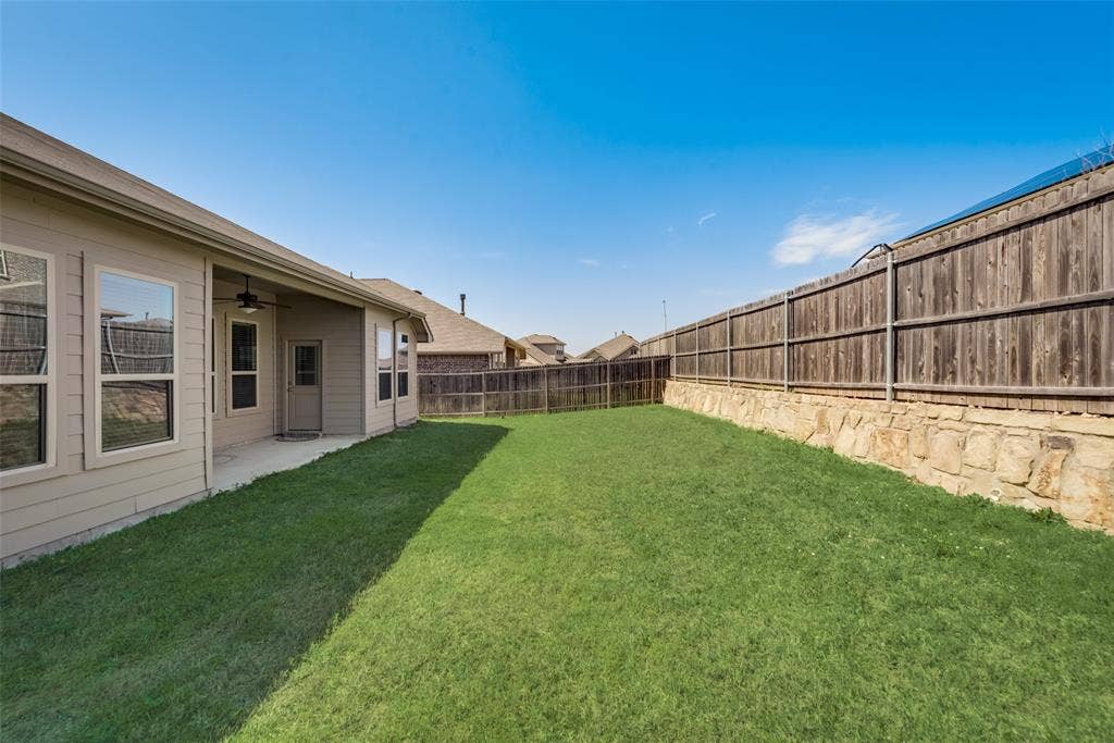 828 Sky Top Drive, Haslet, TX 76052
