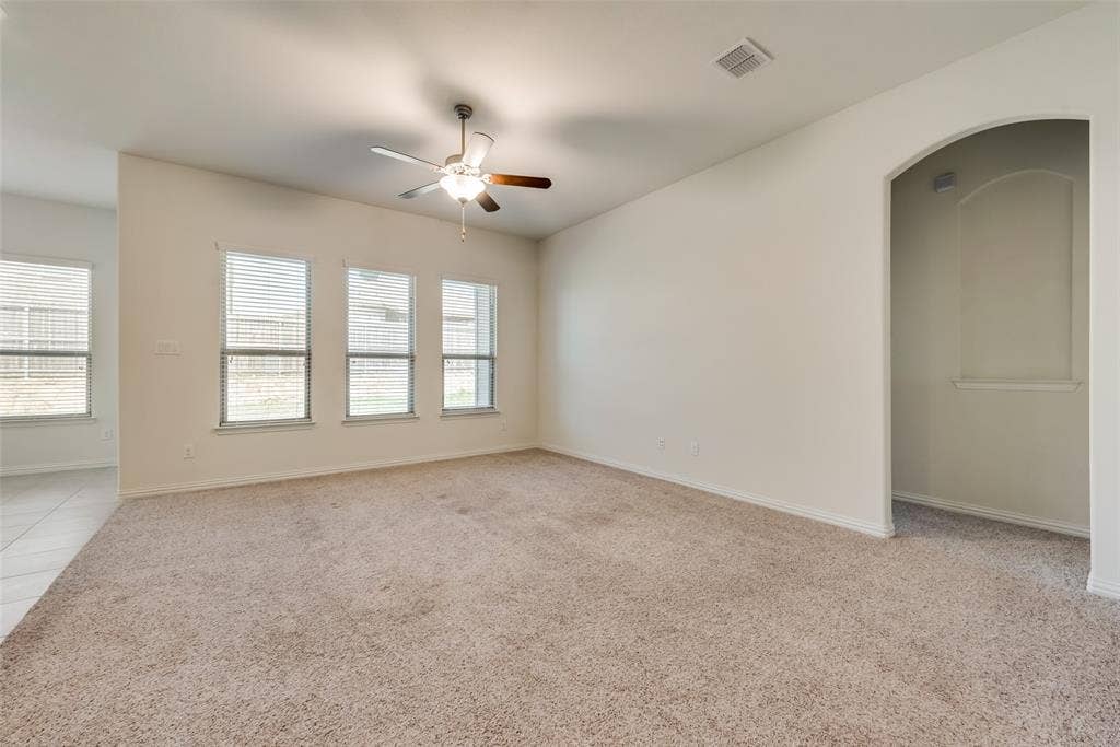 828 Sky Top Drive, Haslet, TX 76052