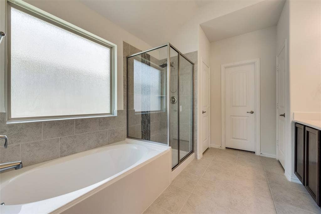 828 Sky Top Drive, Haslet, TX 76052
