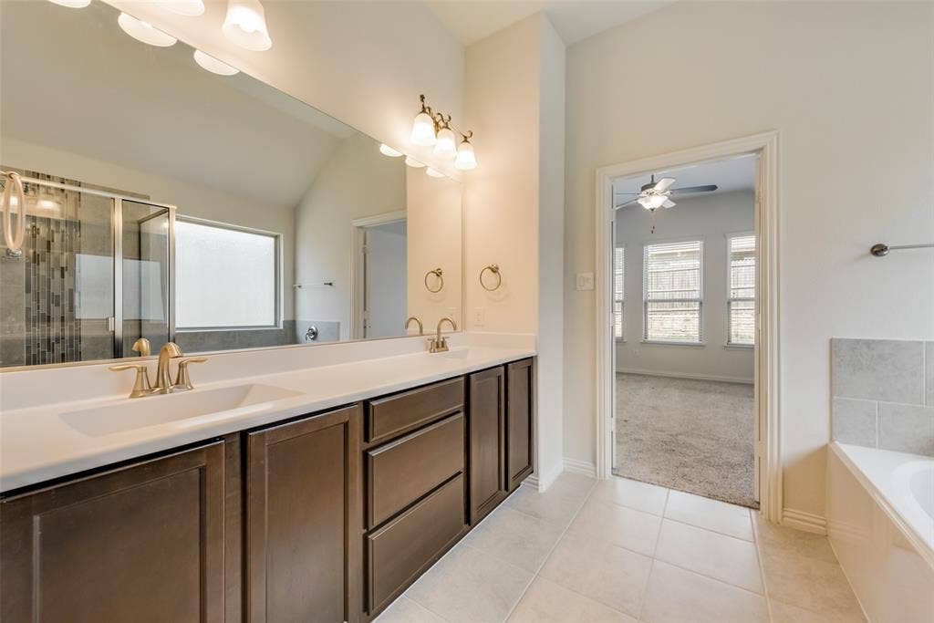 828 Sky Top Drive, Haslet, TX 76052