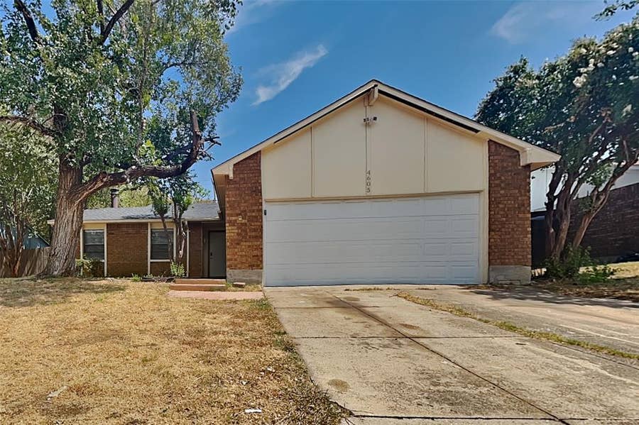 Property photo for 4605 Greenfield Drive, Arlington, TX