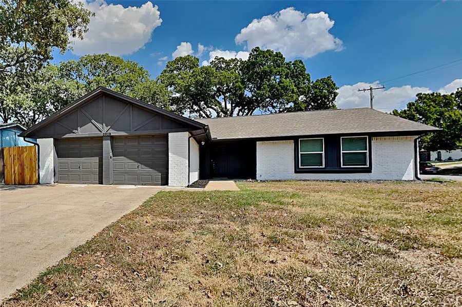 Property photo for 6908 Briardale Drive, North Richland Hills, TX