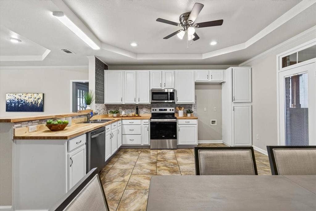 7900 Private Road 7905, Athens, TX 75752 7900 Private Road 7905, Athens, TX 75752