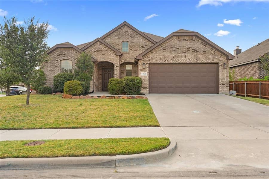 Property photo for 3501 Meadowtrail Lane, Denton, TX