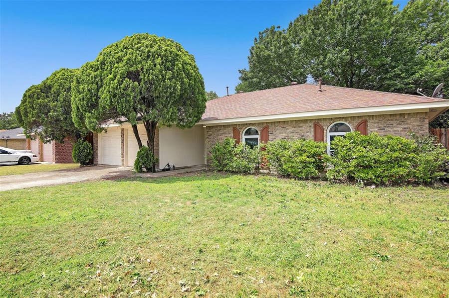 Property photo for 1113 Roaring Springs Drive, Allen, TX
