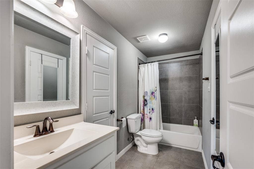 7213 W Nirvana Circle, North Richland Hills, TX 76182 7213 W Nirvana Circle, North Richland Hills, TX 76182