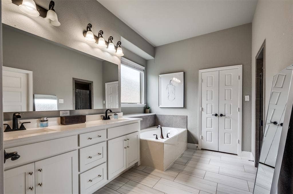 7213 W Nirvana Circle, North Richland Hills, TX 76182 7213 W Nirvana Circle, North Richland Hills, TX 76182
