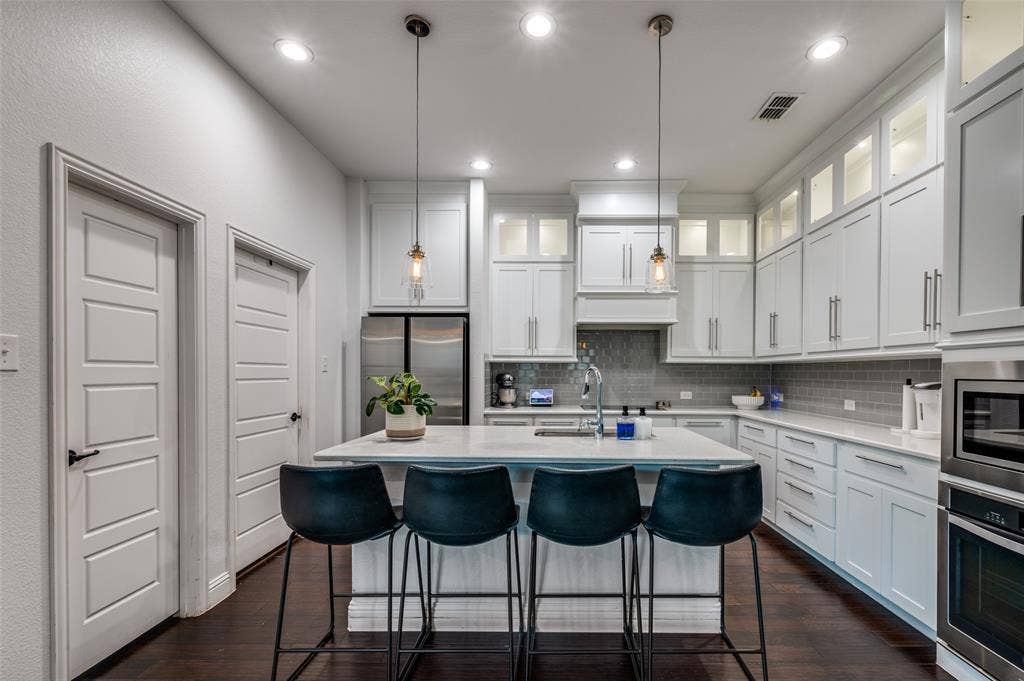 7213 W Nirvana Circle, North Richland Hills, TX 76182 7213 W Nirvana Circle, North Richland Hills, TX 76182
