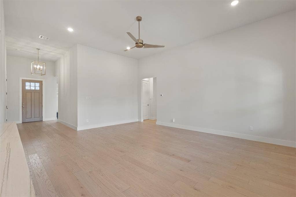 3905 Henley Lane, Garland, TX 75043 3905 Henley Lane, Garland, TX 75043