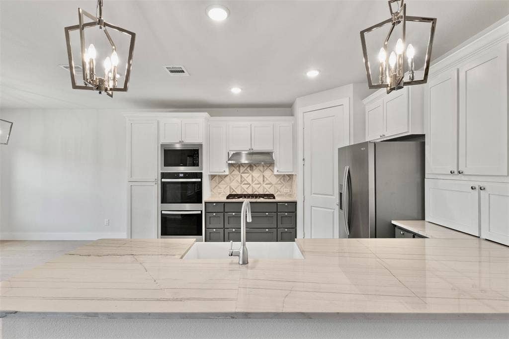 3905 Henley Lane, Garland, TX 75043 3905 Henley Lane, Garland, TX 75043