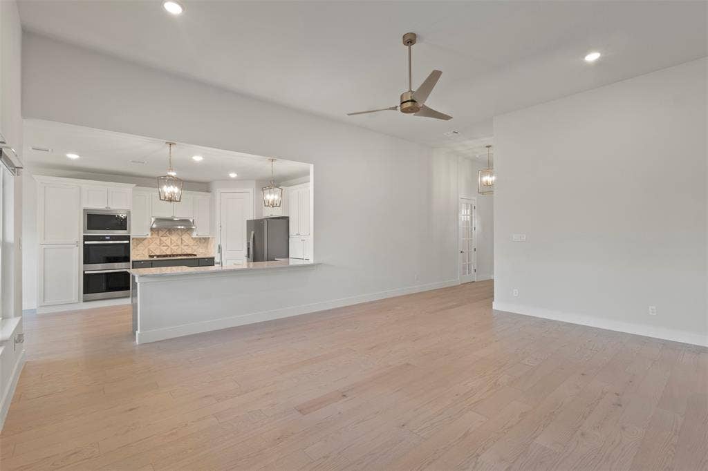 3905 Henley Lane, Garland, TX 75043 3905 Henley Lane, Garland, TX 75043