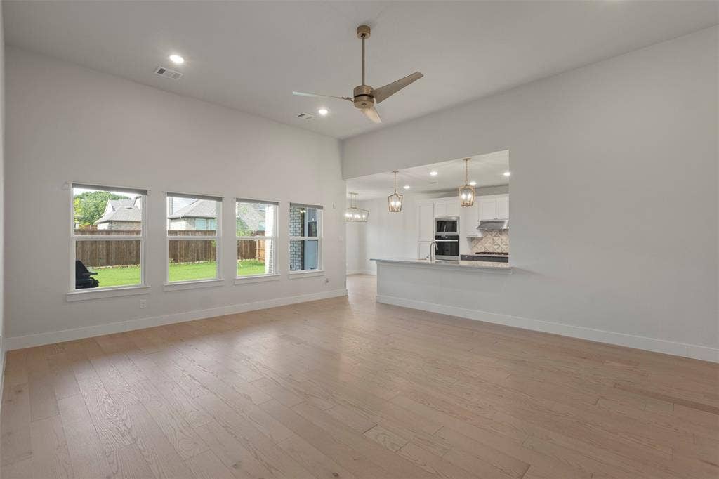 3905 Henley Lane, Garland, TX 75043 3905 Henley Lane, Garland, TX 75043