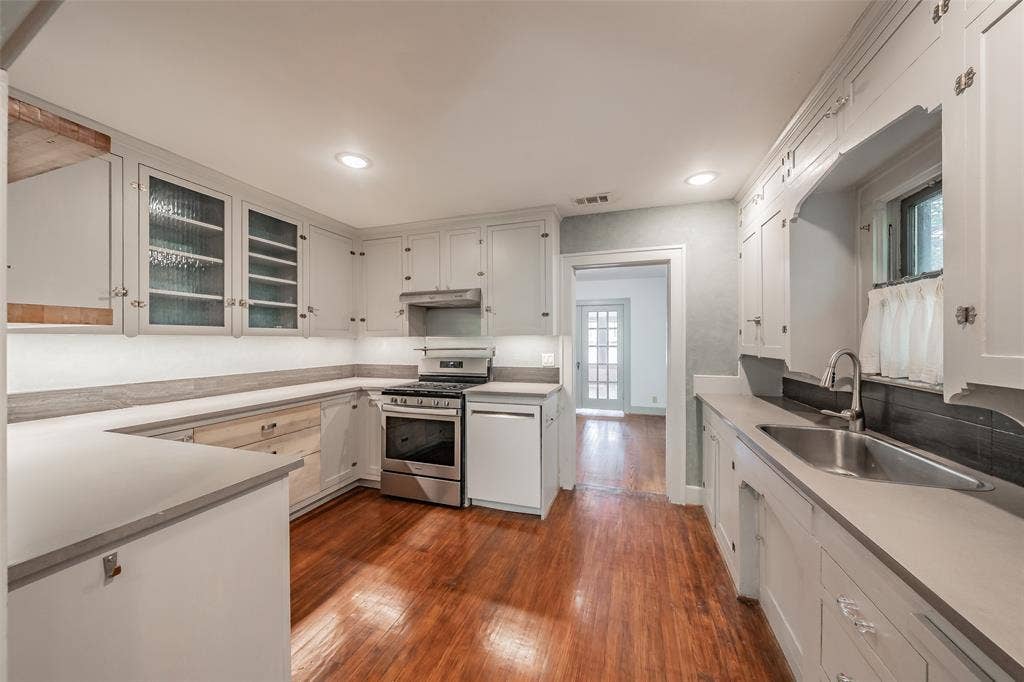 1411 Rosemon Avenue, Carrollton, TX 75006 1411 Rosemon Avenue, Carrollton, TX 75006