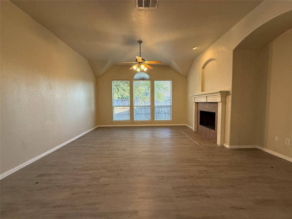 8014 Wilmington Drive, Rowlett, TX 75089 8014 Wilmington Drive, Rowlett, TX 75089