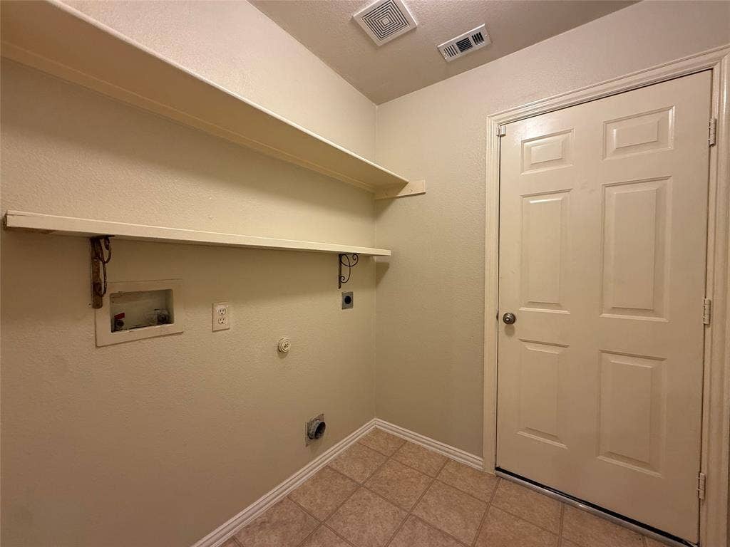 8014 Wilmington Drive, Rowlett, TX 75089 8014 Wilmington Drive, Rowlett, TX 75089