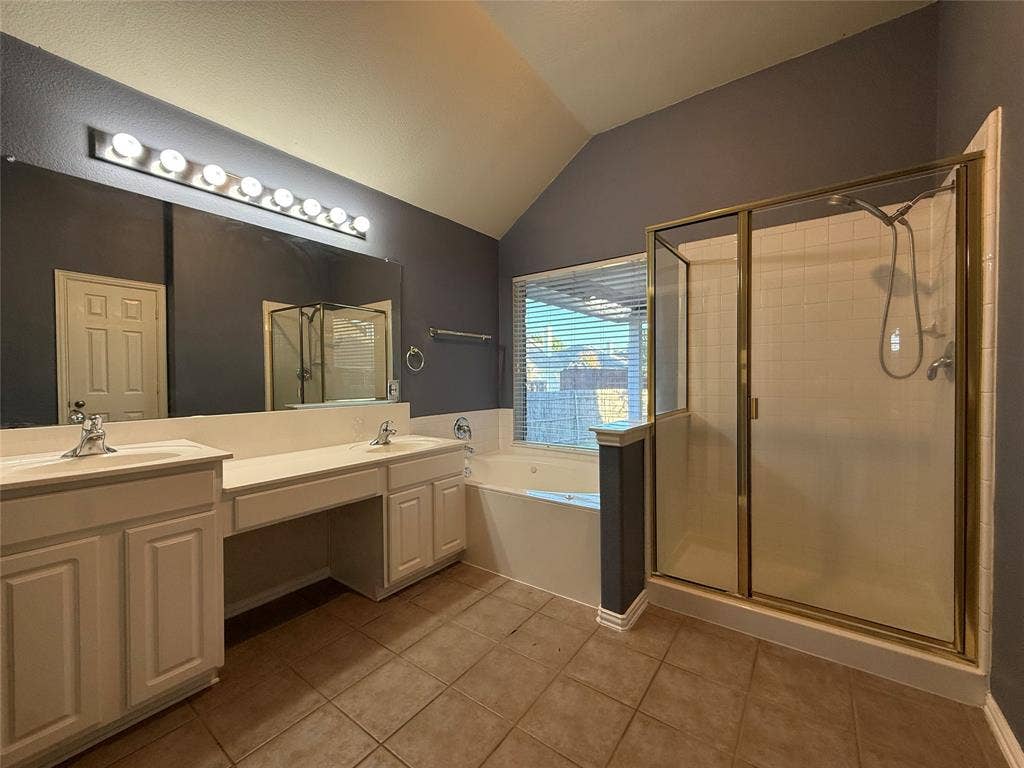 8014 Wilmington Drive, Rowlett, TX 75089 8014 Wilmington Drive, Rowlett, TX 75089