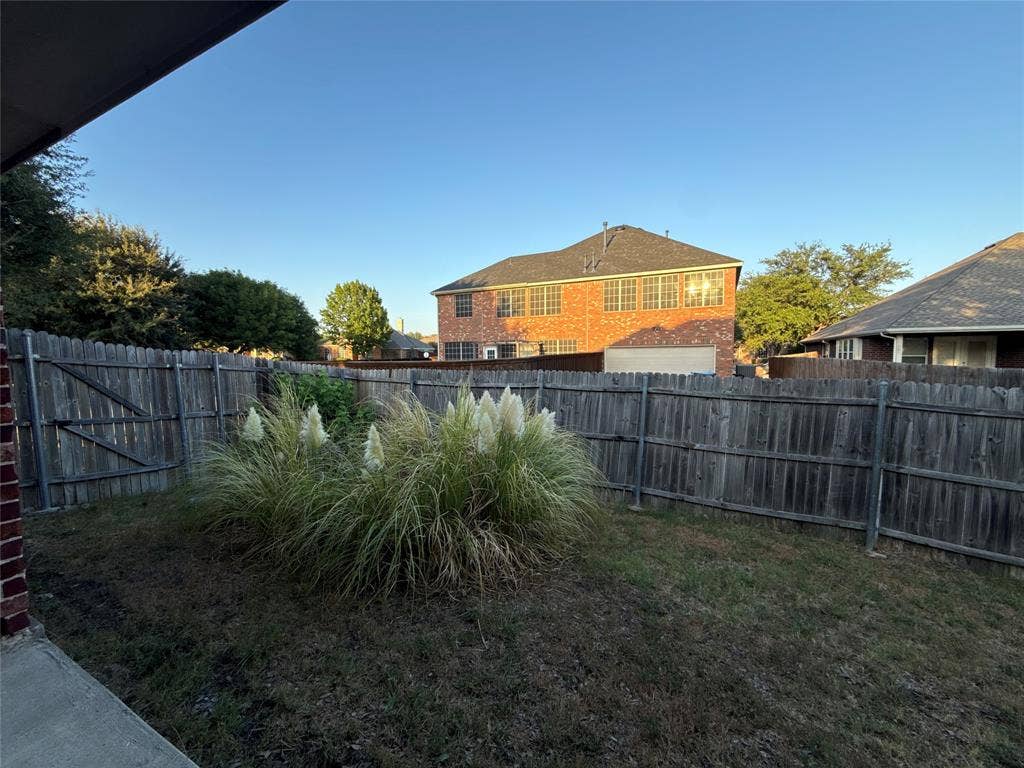 8014 Wilmington Drive, Rowlett, TX 75089 8014 Wilmington Drive, Rowlett, TX 75089