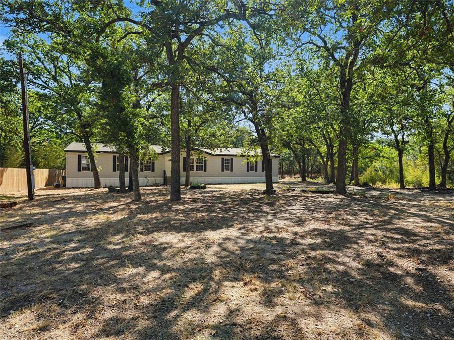 Property photo for 109 Summers Circle, Azle, TX
