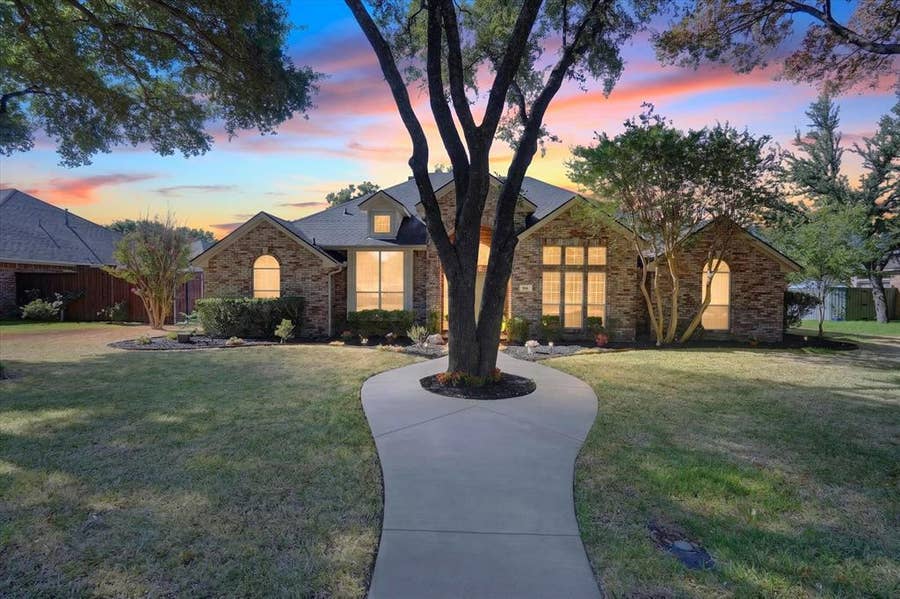Property photo for 106 Hummingbird Lane, Ovilla, TX