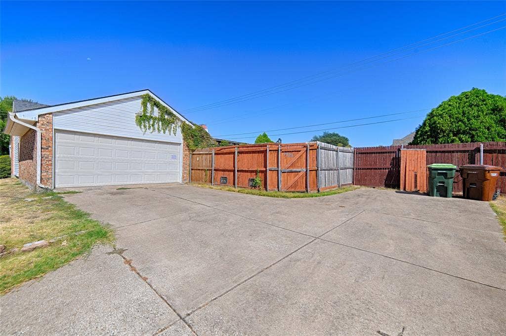 7920 Iola Drive, Plano, TX 75025 7920 Iola Drive, Plano, TX 75025