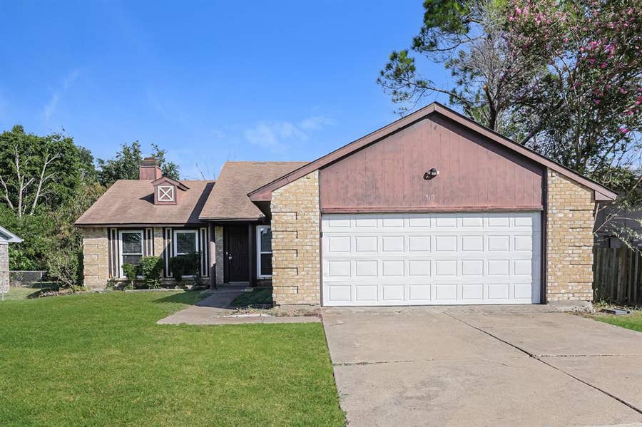 Property photo for 717 Redbud Drive, Forney, TX