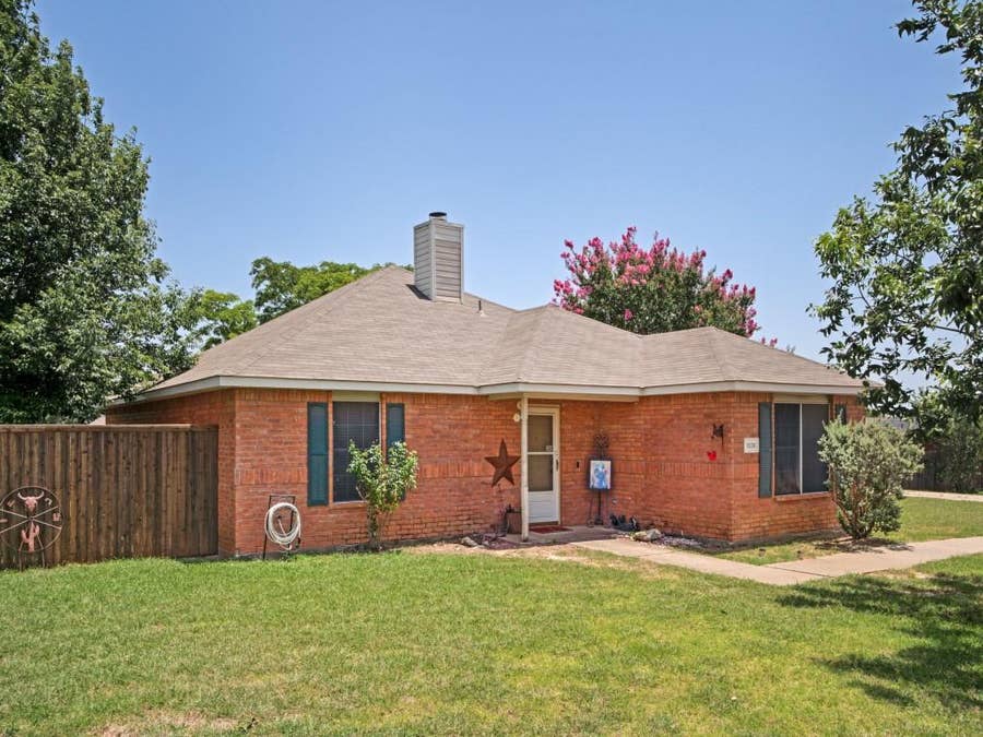 Property photo for 1036 Summit Drive, Justin, TX