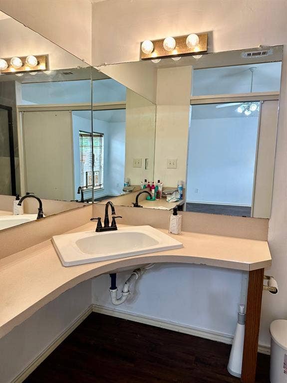 3204 Plumstead Drive, Dallas, TX 75228