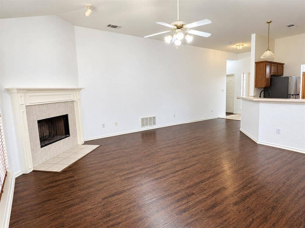 3204 Plumstead Drive, Dallas, TX 75228