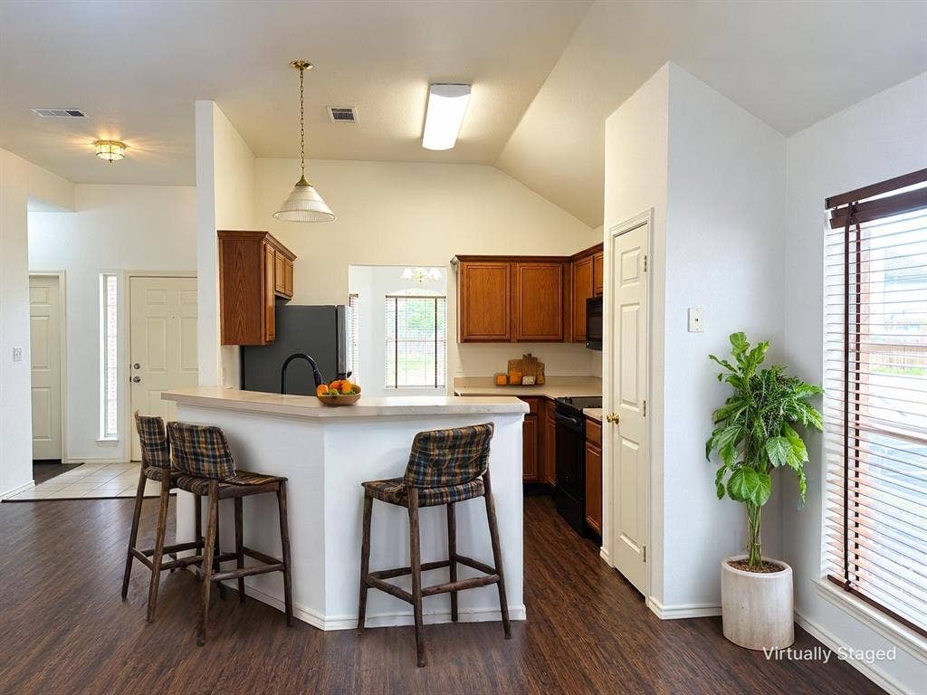 3204 Plumstead Drive, Dallas, TX 75228