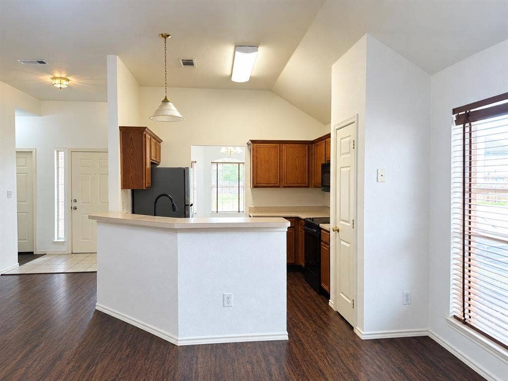 3204 Plumstead Drive, Dallas, TX 75228