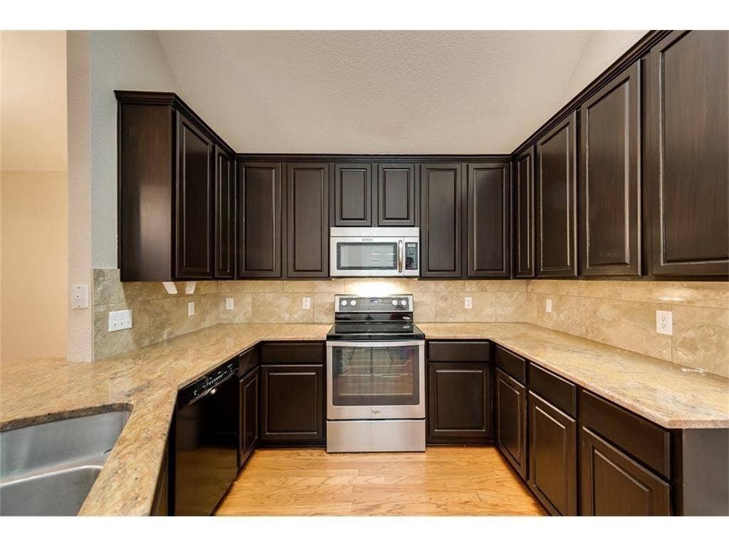 3032 Sawtooth Drive, Plano, TX 75025 3032 Sawtooth Drive, Plano, TX 75025