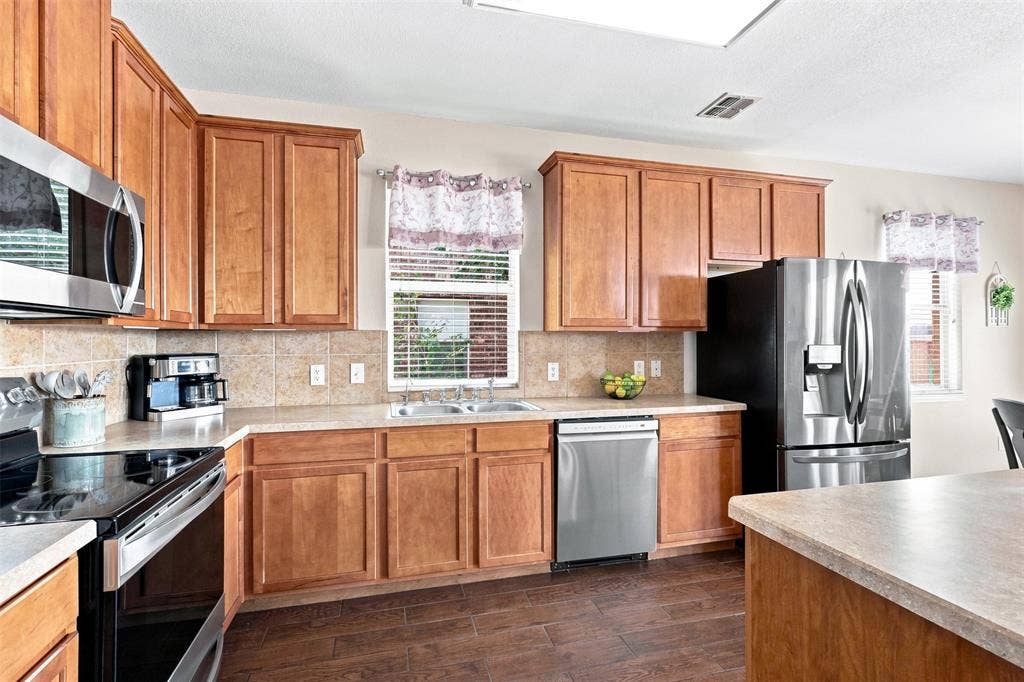 1105 Kimbro Drive, Forney, TX 75126