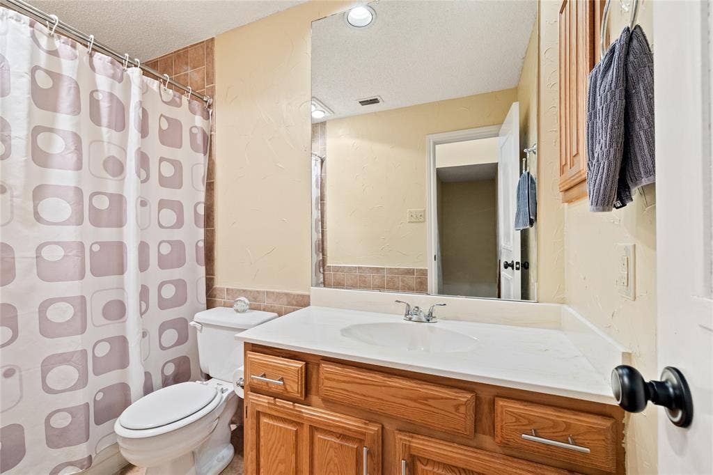 2nd floor bathroom