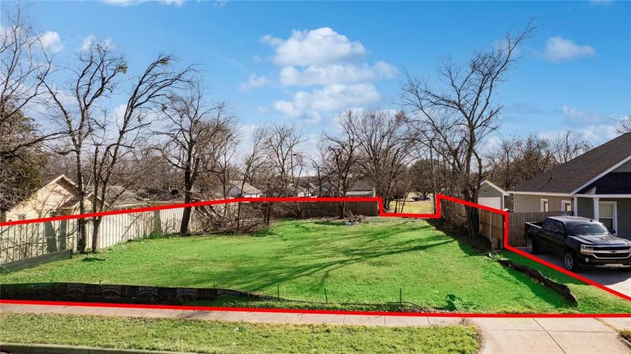 Property photo for 1510 E Leuda Street, Fort Worth, TX