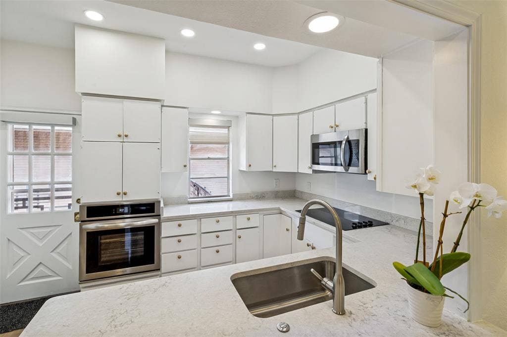 6328 Bandera Avenue, #C, Dallas, TX 75225 6328 Bandera Avenue, #C, Dallas, TX 75225