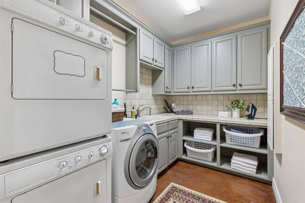 3227 Berry Hollow, Melissa, TX 75454 You will love doing laundry here. Space for two dryers!