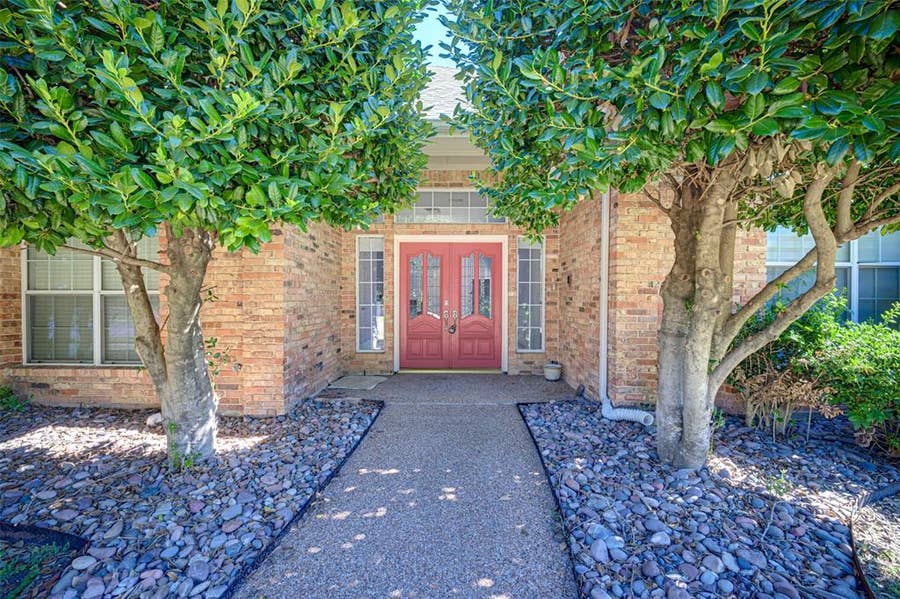 Property photo for 7200 Elmswood Lane, Plano, TX