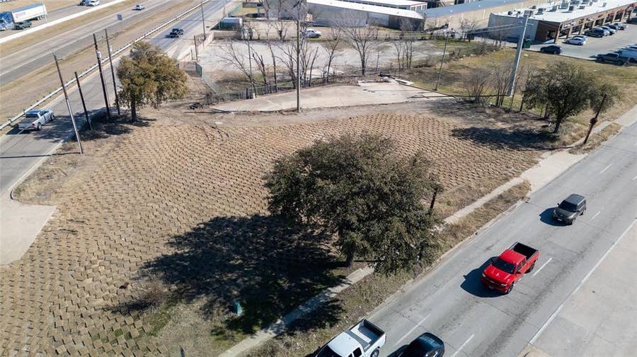 Property photo for 1020 US Highway 80 E, Mesquite, TX