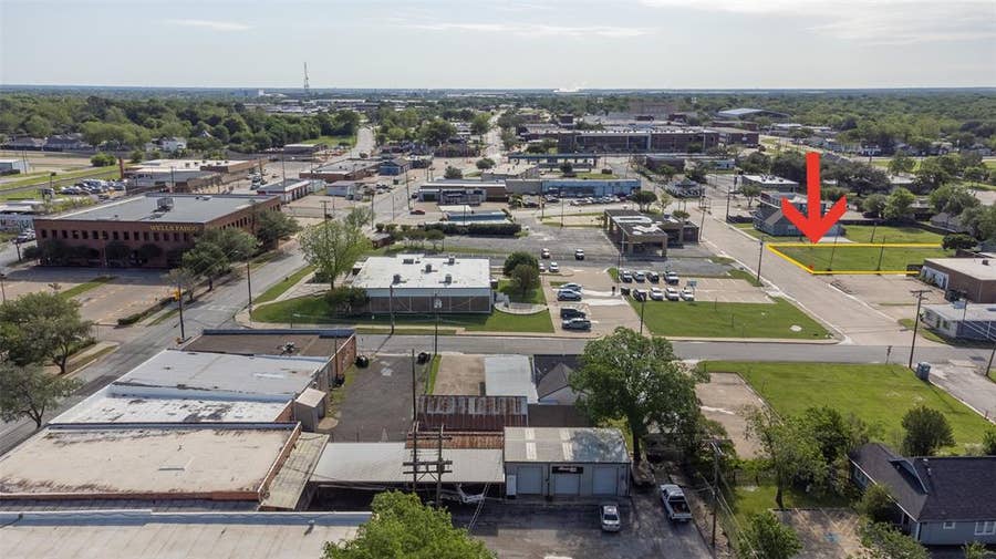 Property photo for 118 W College Street, Mesquite, TX