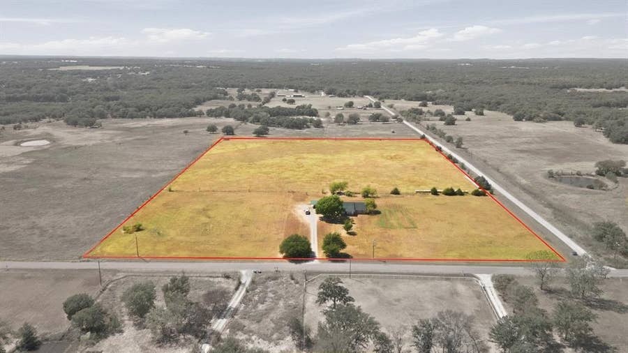 Property photo for 6411 W Line Road, Collinsville, TX