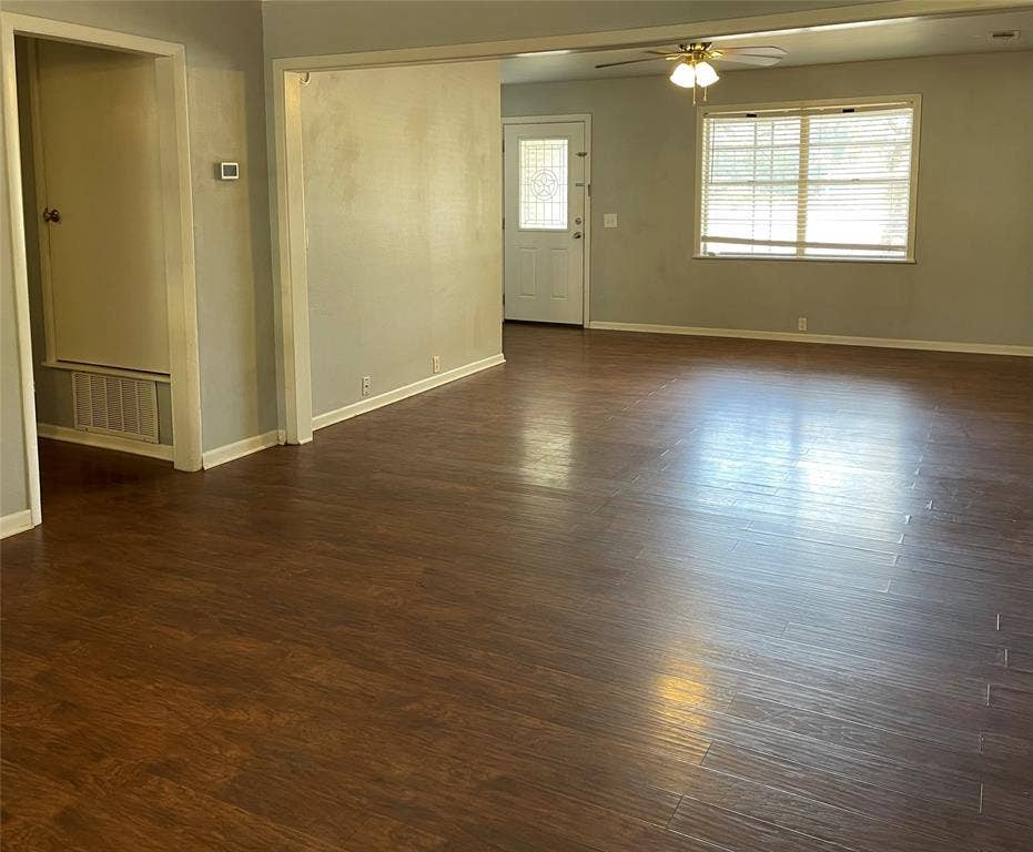 1105 S Palestine Street, Athens, TX 75751 1105 S Palestine Street, Athens, TX 75751