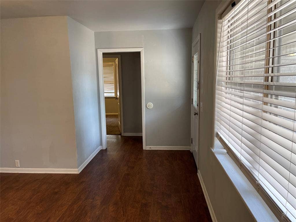 1105 S Palestine Street, Athens, TX 75751 1105 S Palestine Street, Athens, TX 75751