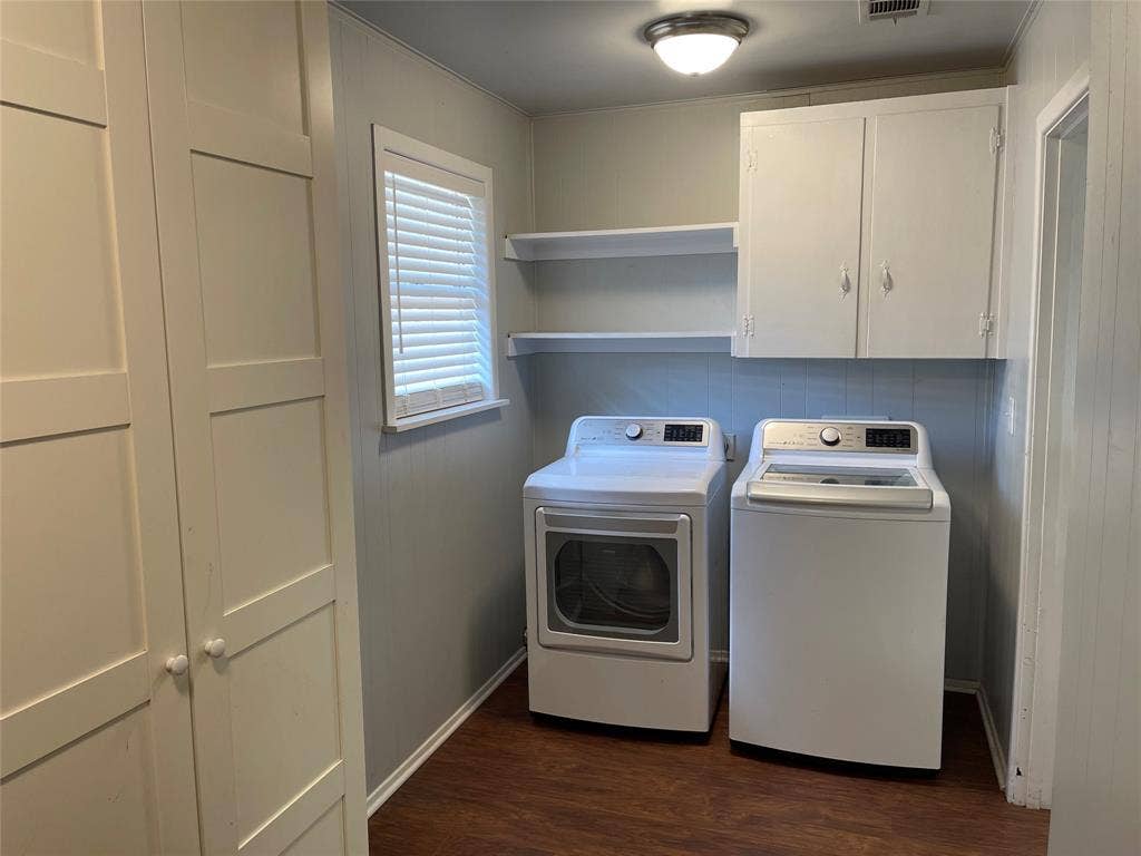 1105 S Palestine Street, Athens, TX 75751 1105 S Palestine Street, Athens, TX 75751